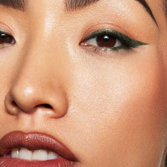 GXVE by Gwen Stefani Line it Up Waterproof Gel Eyeliner Pencil, Greener Pastures - Picture 4 of 16